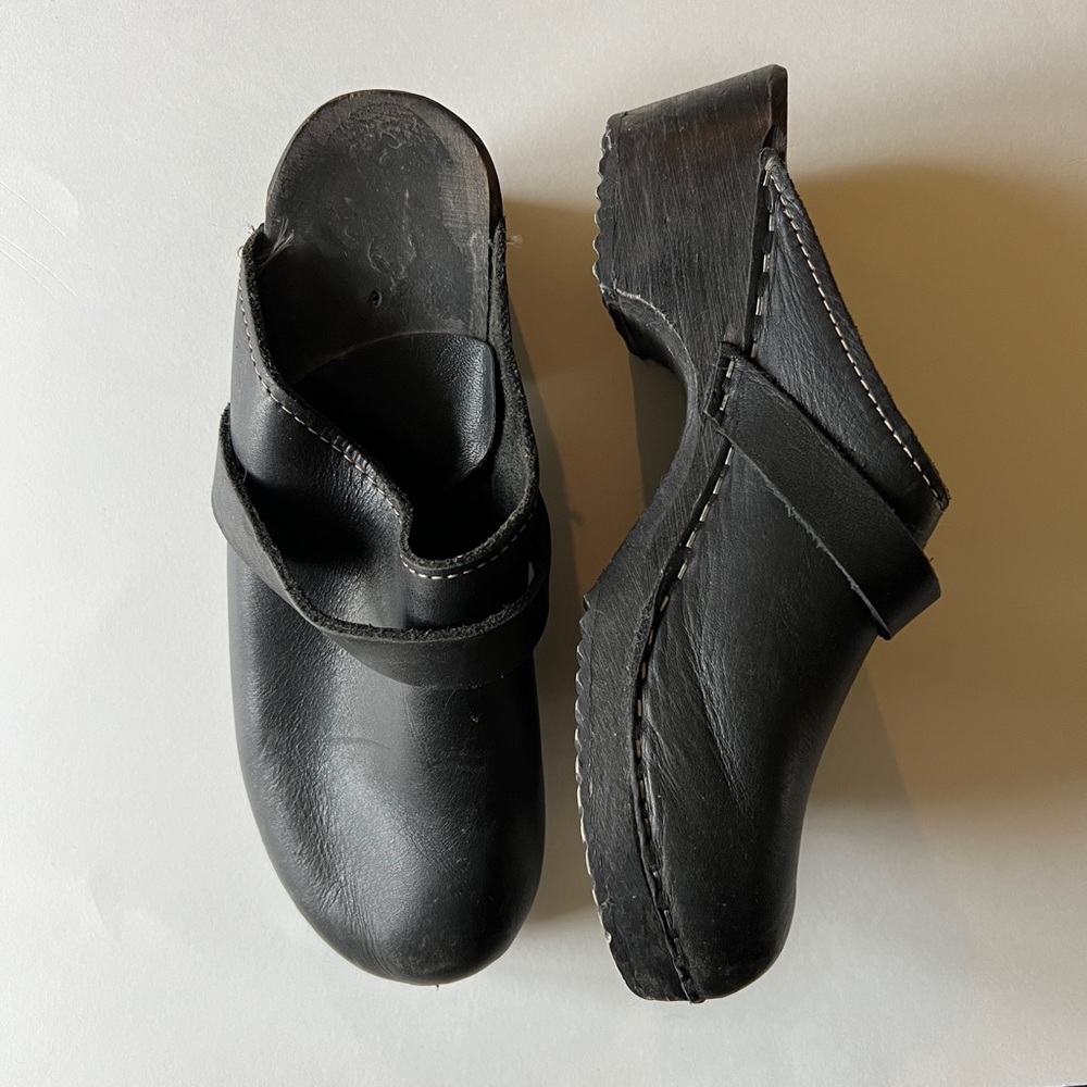 Lottas From Stockholm Black Leather Clogs